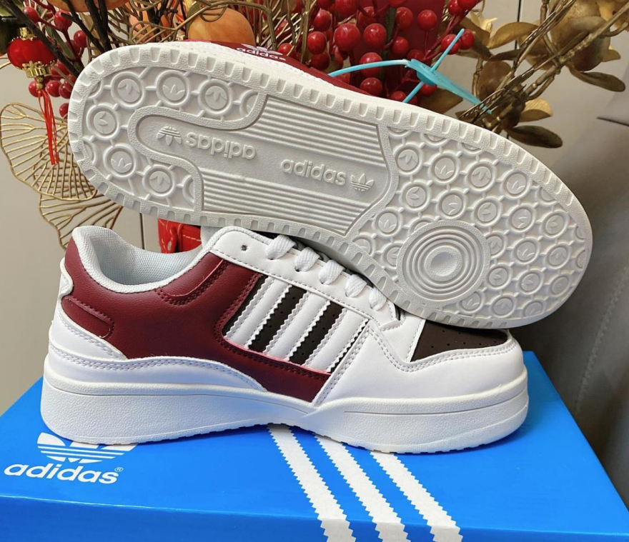 Adidași casual Adidas® recent lansați