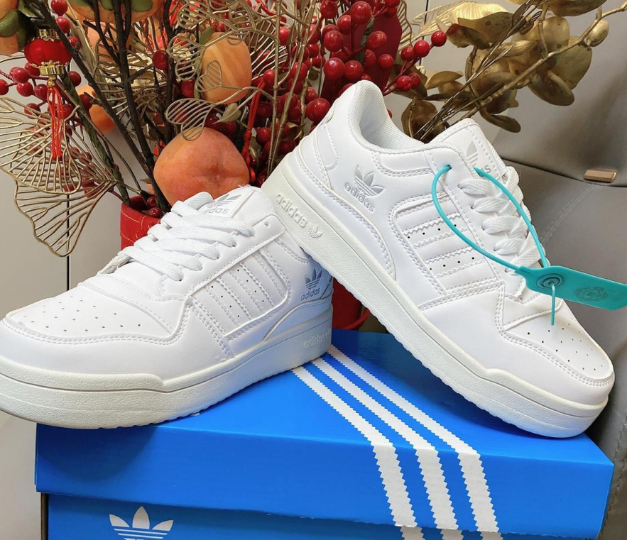 Adidași casual Adidas® recent lansați