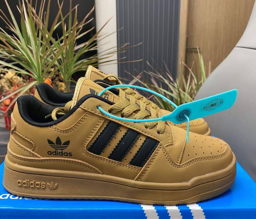 Adidași casual Adidas® recent lansați
