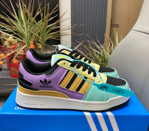 Adidași casual Adidas® recent lansați