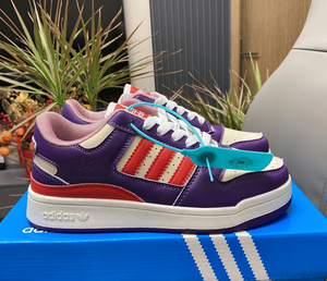 Adidași casual Adidas® recent lansați
