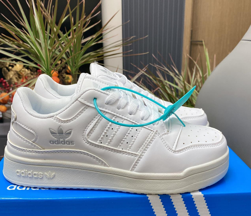 Adidași casual Adidas® recent lansați
