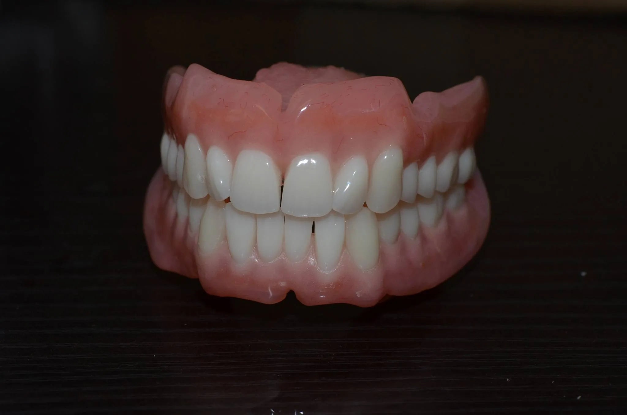 Proteză universală din silicon compozit ceramic