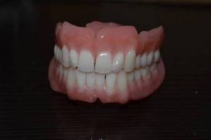 Proteză universală din silicon compozit ceramic